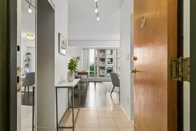 99 Hayden Street 1005, Toronto, On M4y 3b4