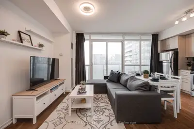 65 Bremner Boulevard 4511, Toronto, On M5j 0a6