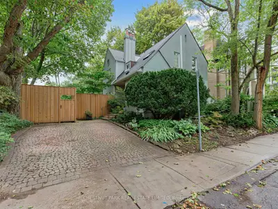 28 Clifton Road, Toronto, On M4t 2e6