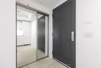 33 Frederick Todd Way 429, Toronto, On M4g 0c9