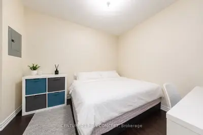 761 Bay Street 404, Toronto, On M5g 2r2