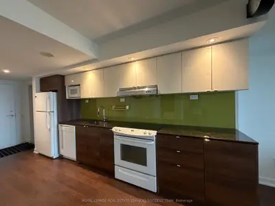 121 Mcmahon Drive 1705, Toronto, On M2k 2x9