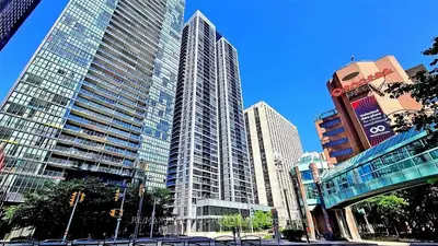 28 Ted Rogers Way 1411, Toronto, On M4y 2w7