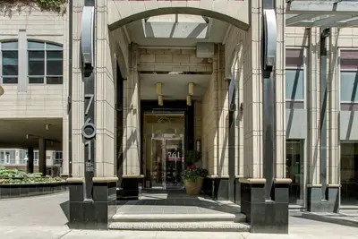 761 Bay Street 3305, Toronto, On M5g 2r2