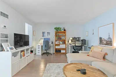 633 Bay Street 1013, Toronto, On M5g 2g4