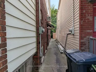 61 Greensides Avenue, Toronto, On M6g 3p5