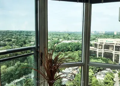 8 Park Road 2703, Toronto, On M4w 3s5