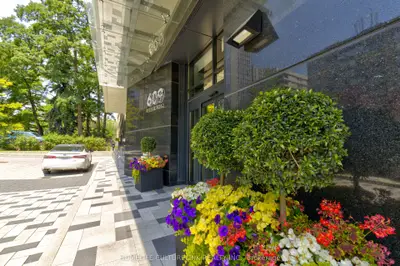 609 Avenue Road 1704, Toronto, On M4v 0b1