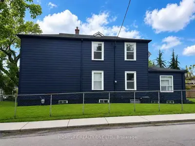 104 Benson Avenue, Toronto, On M6g 2j1