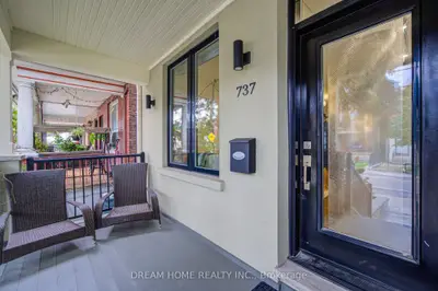 737 Shaw Street, Toronto, On M6g 3l8