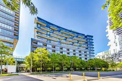 120 Bayview Avenue N 519, Toronto, On M5a 0g4