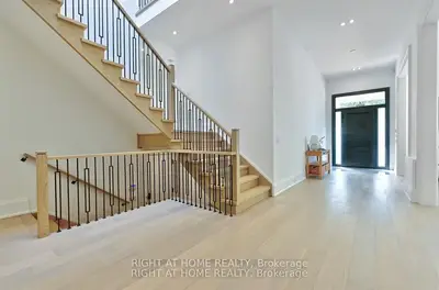 27 Hurlingham Crescent, Toronto, On M3b 2p9