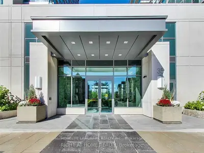 35 Brian Peck Crescent 901, Toronto, On M4g 0a5