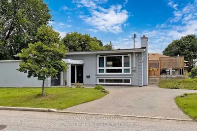 142 Combe Avenue Lower, Toronto, On M3h 4k1