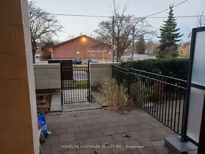 21 Clairtrell Road 116, Toronto, On M2n 0g8