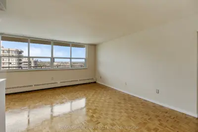 755 Steeles Avenue W 1201, Toronto, On M2r 2s6