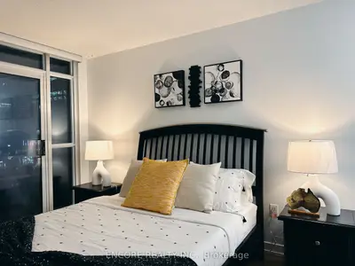 25 Capreol Court 706, Toronto, On M5v 3z7