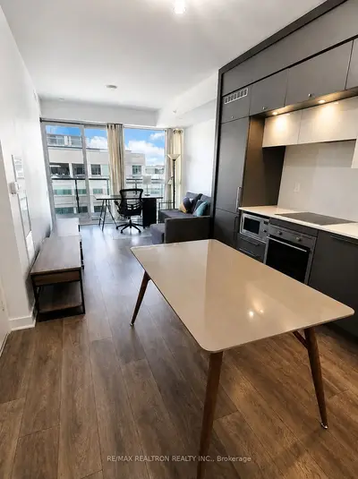 15 Grenville Street 1207, Toronto, On M4y 1a1