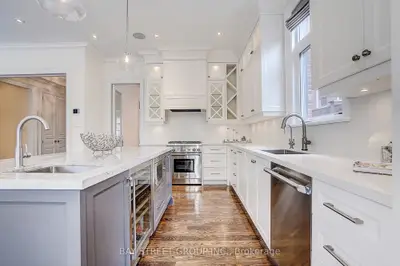 28 Carnwath Crescent, Toronto, On M2p 1j5