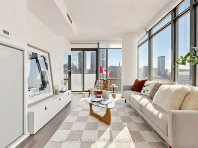 38 Grenville Street 2303, Toronto, On M4y 1a5