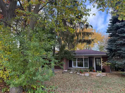 32 Hopperton Drive Lower, Toronto, On M2l 2s6