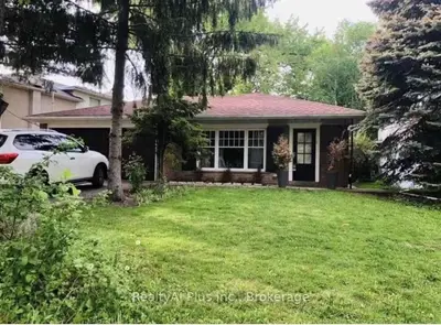 32 Hopperton Drive Lower, Toronto, On M2l 2s6