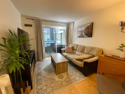 250 Wellington Street W 1243, Toronto, On M5v 3p6