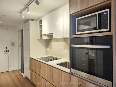 319 Jarvis Street 1909, Toronto, On M5b 0c8