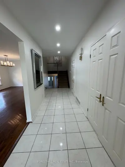 3 Tokay Court, Toronto, On M3h 3v2