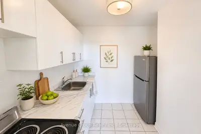 120 Shelborne Avenue 409, Toronto, On M6b 2m7