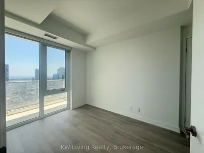 88 Queen Street 5005, Toronto, On M5c 1s1