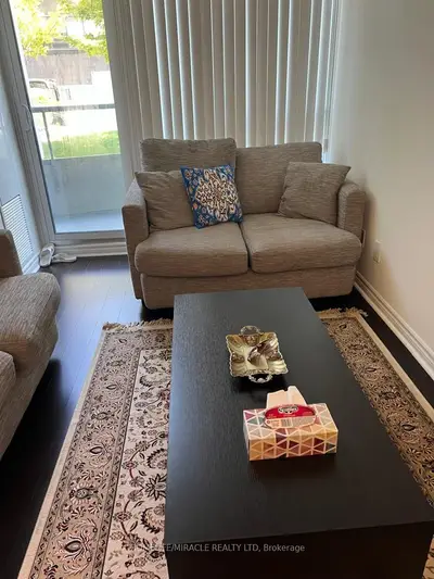 35 Hollywood Avenue 102, Toronto, On M2n 0a9
