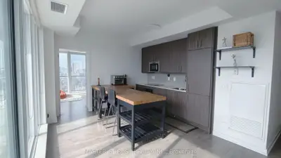 297 College Street 1517, Toronto, On M5t 0c2