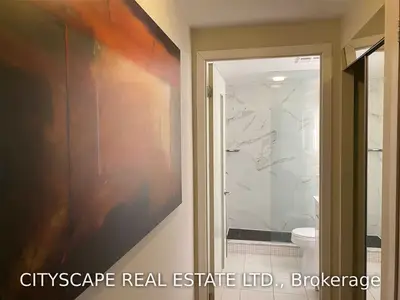 8 Colborne Street 1702, Toronto, On M5e 1e1