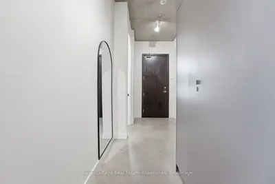 19 Brant Street 204, Toronto, On M5v 2l2