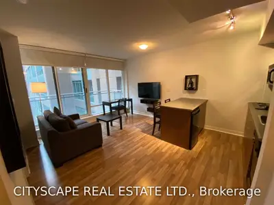 8 Colborne Street 1702, Toronto, On M5e 1e1