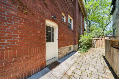 330 St Clair Avenue E Lower, Toronto, On M4t 1p4