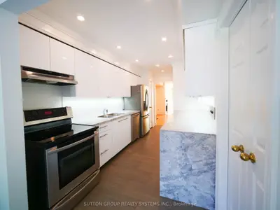 45 Soho Square, Toronto, On M5t 2z2