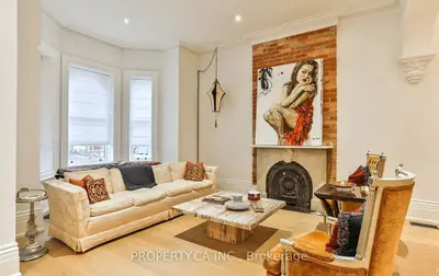 38 Beaconsfield Avenue Main House, Toronto, On M6j 3h9