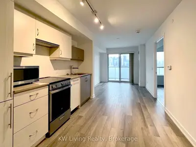 181 Huron Street 601, Toronto, On M5t 0c1
