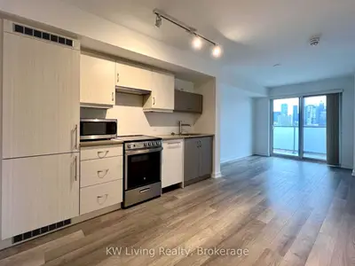 181 Huron Street 601, Toronto, On M5t 0c1