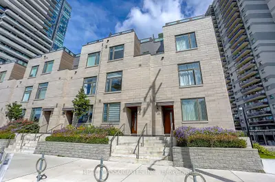 270 Davenport Road Th3, Toronto, On M5r 0c1