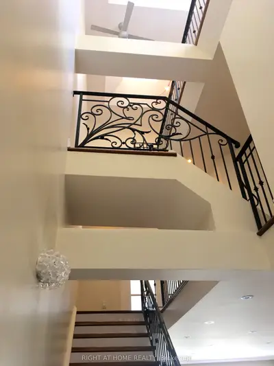 63 Walker Avenue, Toronto, On M4v 1g3