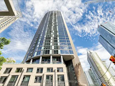 1 The Esplanade Drive 2305, Toronto, On M5e 0a8