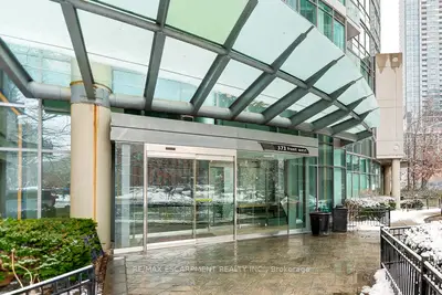 373 Front Street W 2510, Toronto, On M5v 3r7
