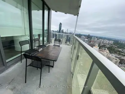 197 Yonge Street 5502, Toronto, On M5b 1m4