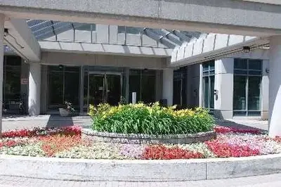 21 Hillcrest Avenue 204, Toronto, On M2n 7k2