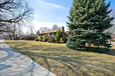 67 Elvaston Drive, Toronto, On M4a 1n5