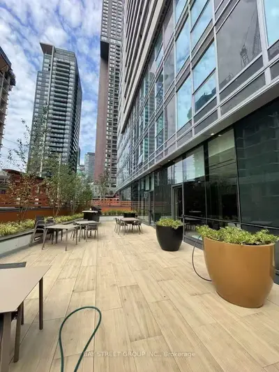 609 Sherbourne Street 2607, Toronto, On M4x 0a4