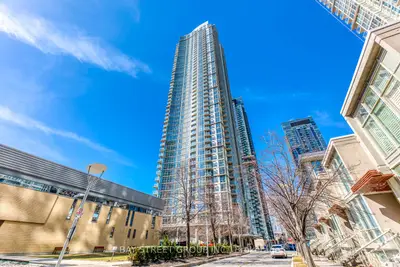 35 Mariner Terrace 3912, Toronto, On M5v 3v9
